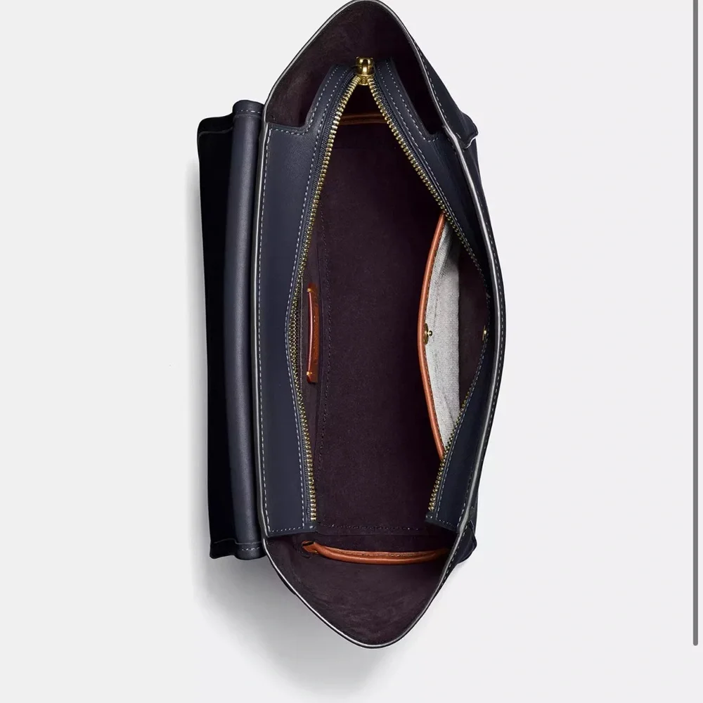 Coach 1941 Courier Carryall with fainted dents - Picture 6 of 13